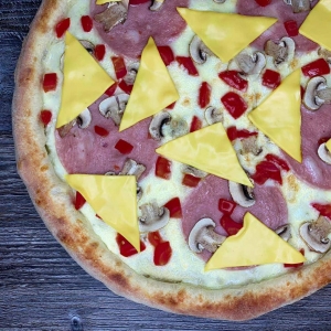 пицца Флорентийская 32см на соусе из 4 сыров