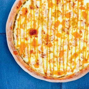 пицца Манго Карри 32см на соусе из 4х сыров